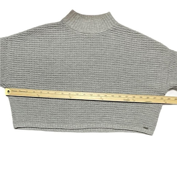 Hollister Women’s Oversized Cropped Sweater Gray Waffle Knit Mock Neck Size XS - Picture 12 of 14
